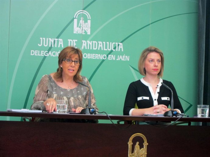 Purificación Gálvez e Irene Sabalete informan sobre el Plan Infoca 2013 en Jaén.