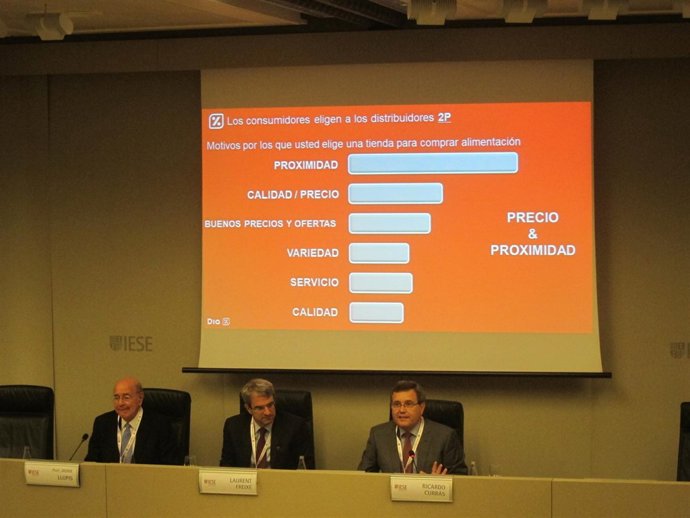 J. Llopis (Iese), L.Freixe (Nestlé) y R.Currás (Dia)
