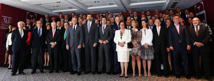 El Príncipe, junto con Fabra, Soria, Barberá y S.León, en la reunión con AVE.