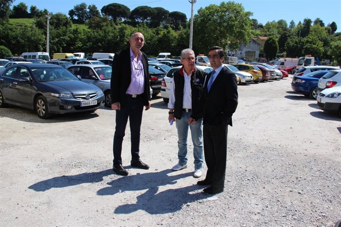 El Ayuntamiento acondicionará y ampliará el aparcamiento junto al cs Dobra