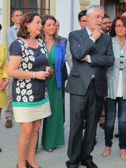 Griñán (dcha.) junto a la consejera de Educación