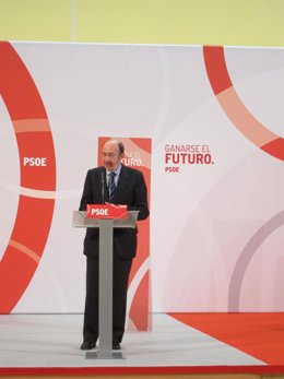 Rubalcaba en un acto público en Santander