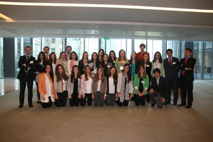 Un total de 22 estudiantes de Derecho de la UN, en Londres.