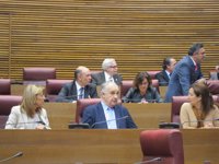 Blasco ocupa su escaño en las Corts en el primer pleno tras pedirle cárcel la Generalitat y Fiscalía