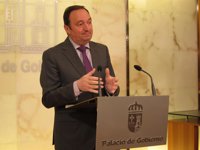 Sanz dice que "algo se está moviendo y cambiando" en la tendencia del empleo