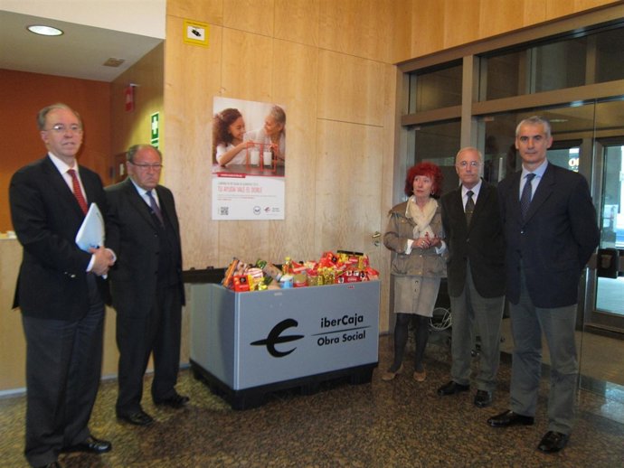 Ibercaja desarrolla este mes una nueva campaña de recogida de alimentos