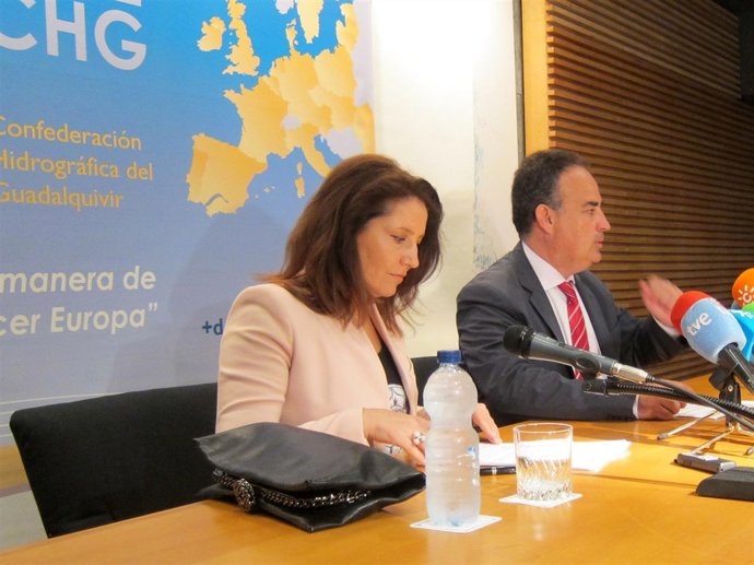 Carmen Crespo y Manuel Romero, hoy en rueda de prensa.