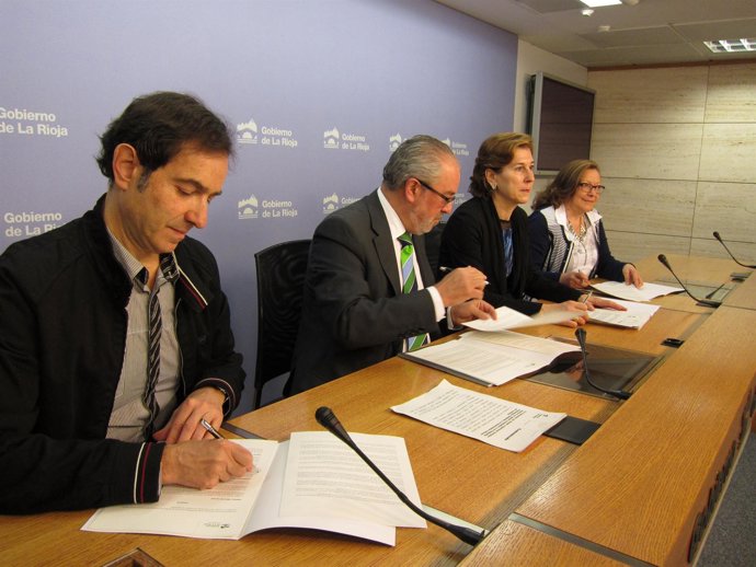 Convenios Salud y Servicios Sociales con comisión antisida y ACERI