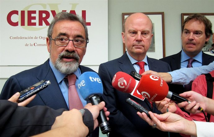 González interviene junto a Buch y Gandía tras la jornada sobre Cesce.