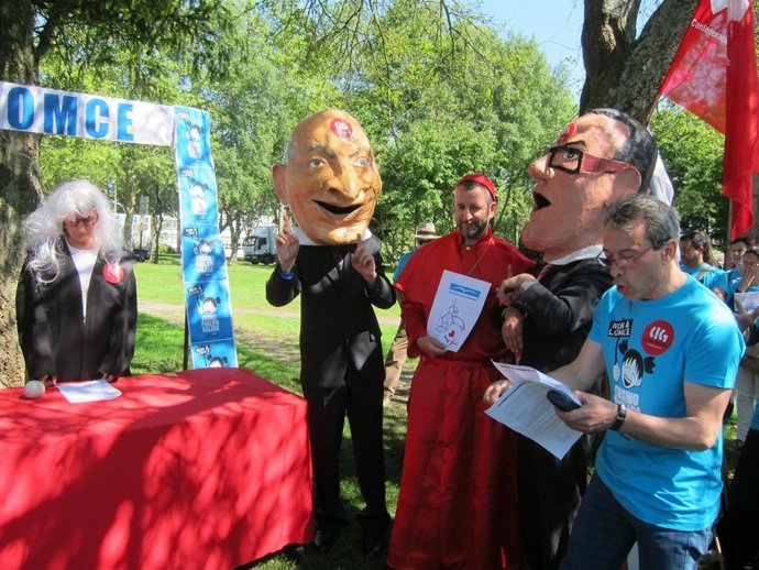Imagen de la protesta de la CIG por la Lomce