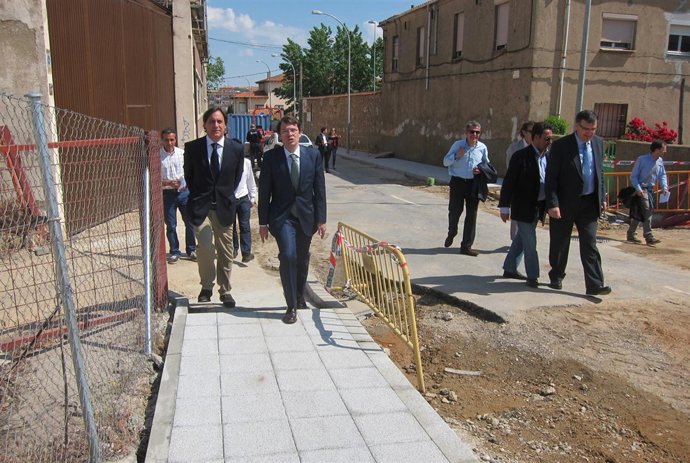 El alcalde de Salamanca visita las obras de la Calle La Avena
