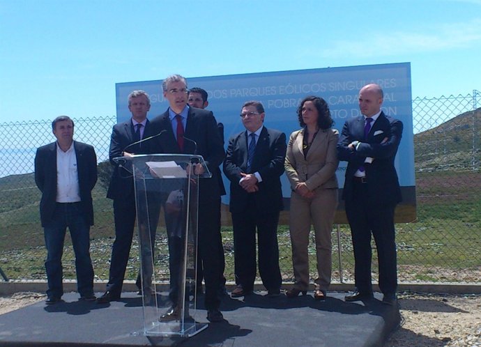 El conselleiro Francisco Conde inaugura dos aerogeneradores de PDR Green Power