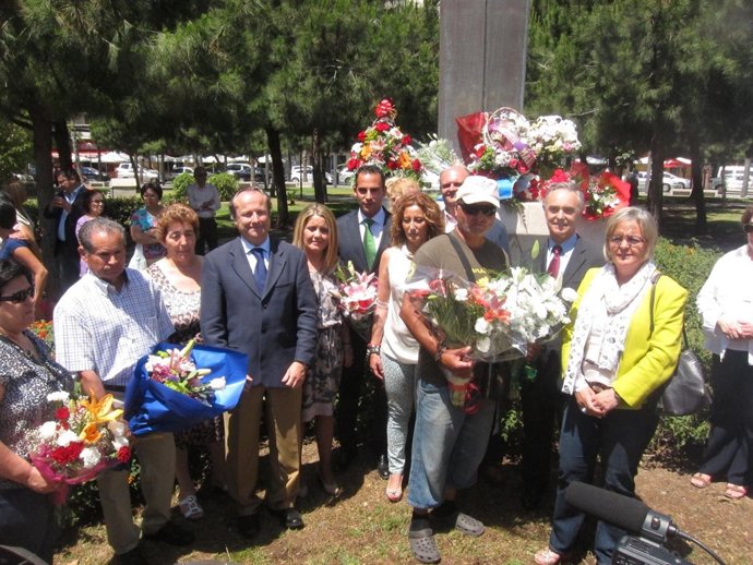 Ofrenda al monumento del donante en Málaga