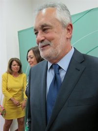 Griñán saluda el Premio Príncipe de Asturias a Muñoz Molina, "un pensamiento que ilumina conciencias"