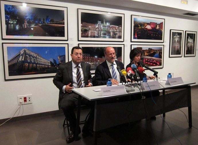 Presentación de una exposición sobre la iluminación Ríos de Luz