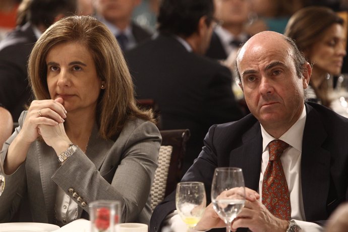 Luis De Guindos Y Fátima Bañez, En Desayuno De Ana Mato