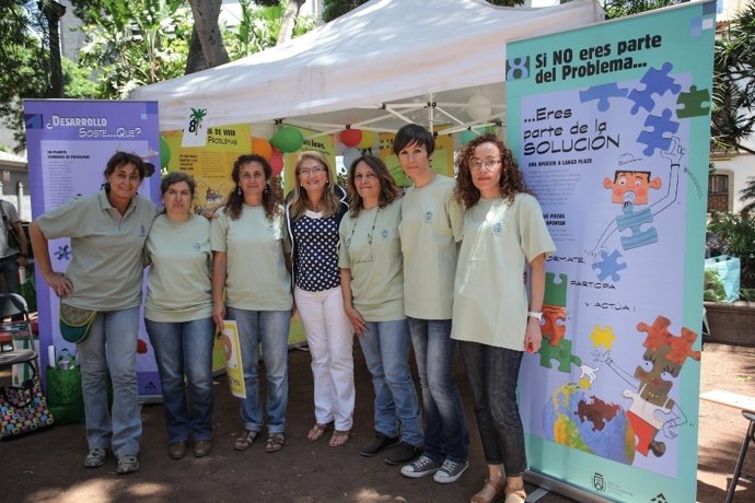 Mora, en uno de los stands del Cabildo