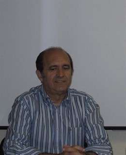 Antonio Gutiérrez presenta su candidatura a presidir el Colegio de Médicos