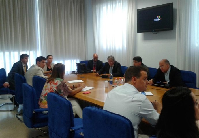 Industria impulsa los puntos de carga para coches eléctricos de alquiler