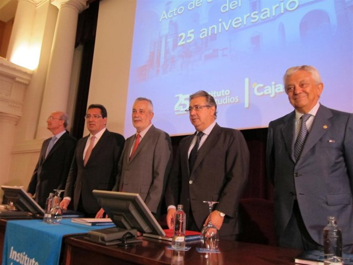 Antonio Pulido, José Antonio Griñán y Juan Ignacio Zoido en el Instituto Cajasol