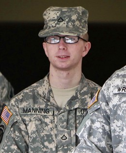 Bradley Manning, Acusado De Filtrar Documentos Oficiales Clasificados A Wikileak