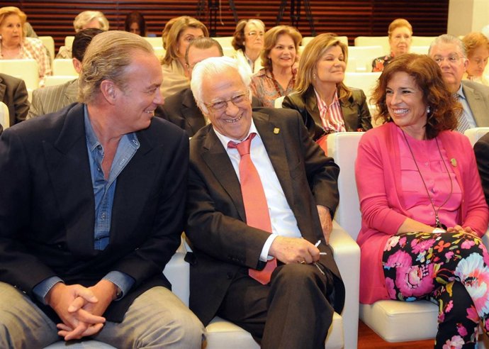 Bertín Osborne, el Padre Ángel y Ana Botella