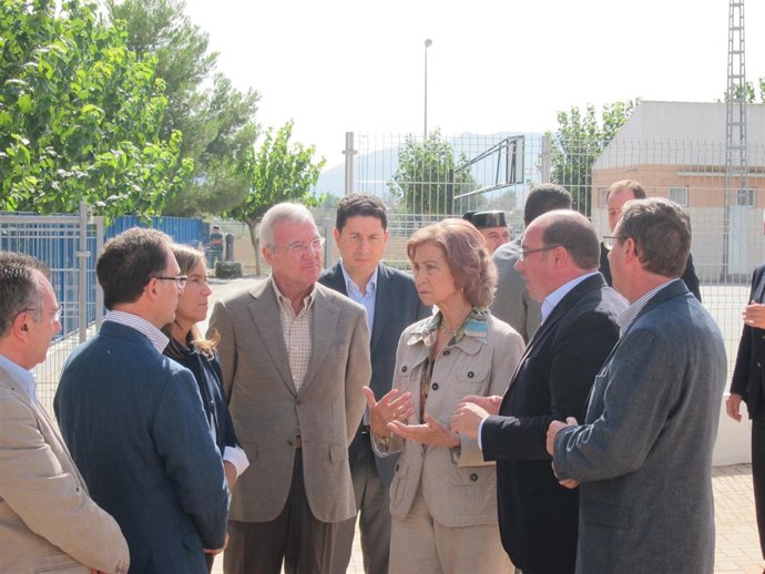 Su Majestad la Reina doña Sofía durante su visita a Puerto Lumbreras