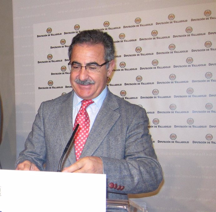 Alejandro García Sanz, alcalde de Íscar y diputado de Juventud y Deportes.