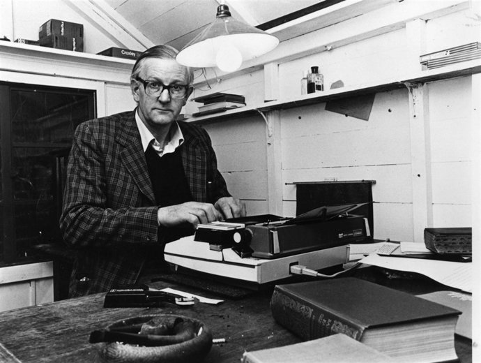 Escritor británico Tom Sharpe