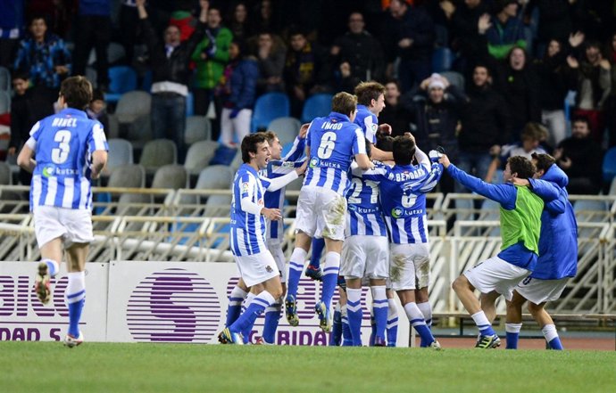 La Real Sociedad celebra un gol