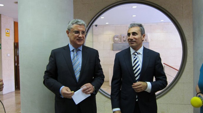 El alcalde de Beniel junto presidente Croem en comparecencia medios