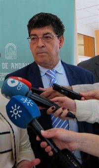 Valderas critica la "doble moral" de Zoido por cobrar "sobresueldos" en el PP y luego "hablar de los salarios de otros"