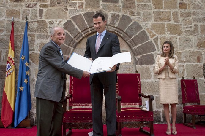 Los Príncipes de Asturias presiden la entrega del Premio Príncipe de Viana.