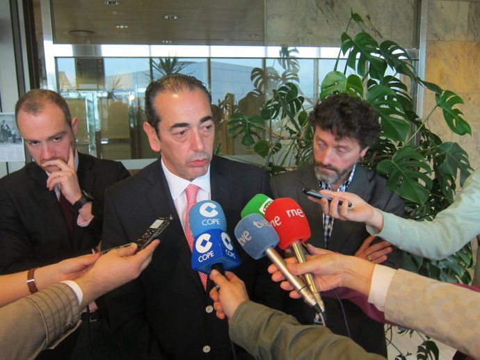 Goñi (centro), flanqueado por Pichel (izquierda) y Feito (derecha). 