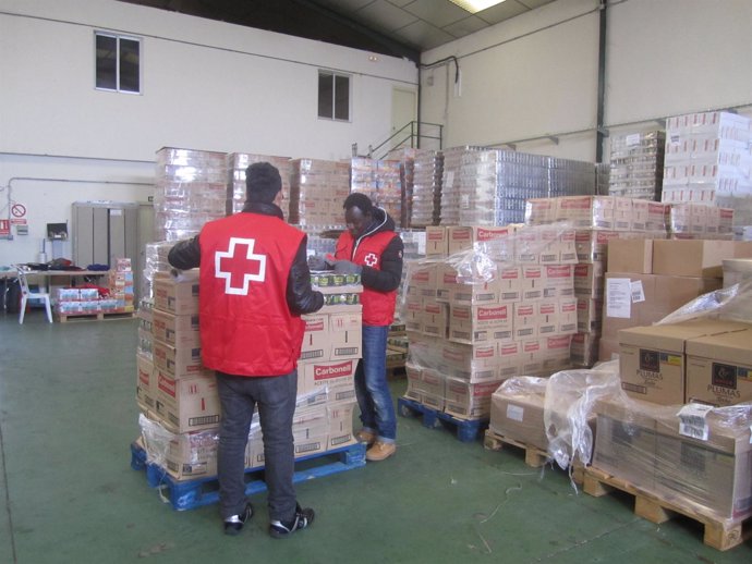 Alimentos para su distribución por parte de Cruz Roja 