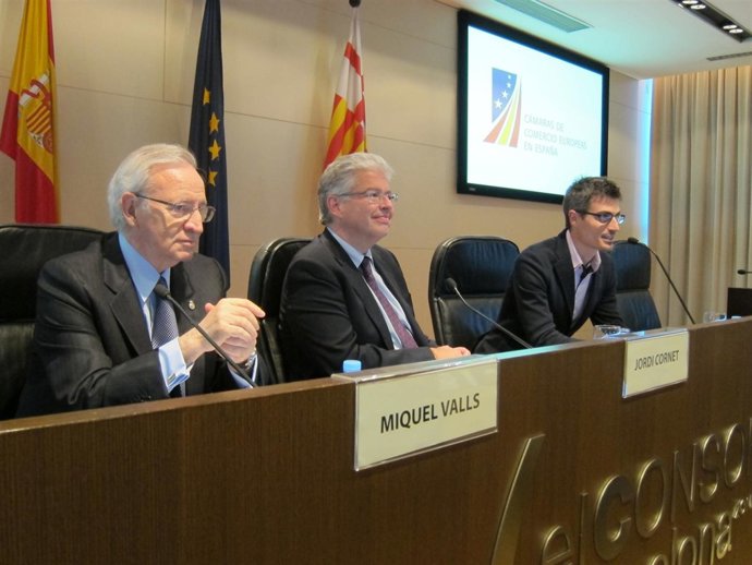 M.Valls (Cámara de Barcelona), J.Cornet (CZFB), M.Bonavía (Aijec)