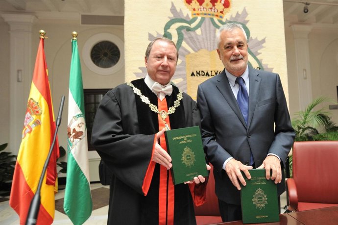 Griñán y Juan Cano Bueso en la presentación de Memoria del Consultivo          