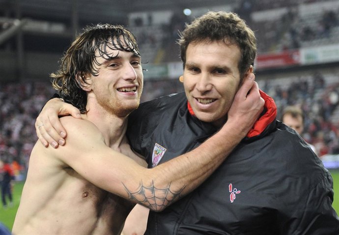Amorebieta con el segundo técnico de 2009, Luci Martín