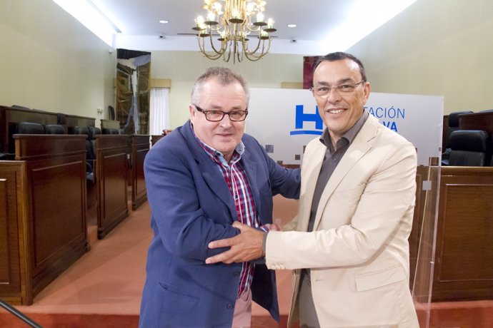 El presidente de la asociación de memoria histórica, Rafael López, e Ignacio Car