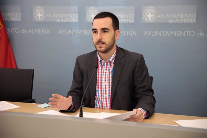 El concejal de Salud y Consumo del Ayuntamiento de Almería, Carlos Sánchez