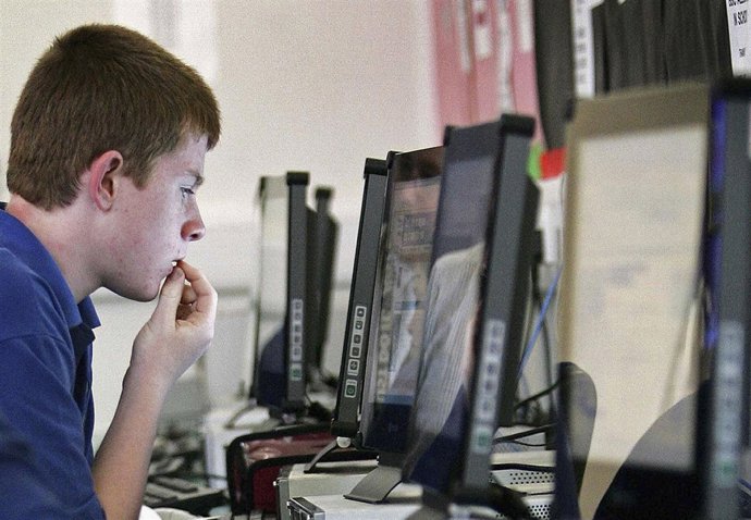 Los adolescentes e internet