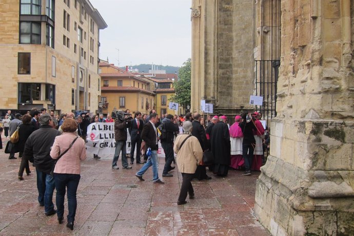 Protesta contra la reforma de la ley del aborto en la Catedral