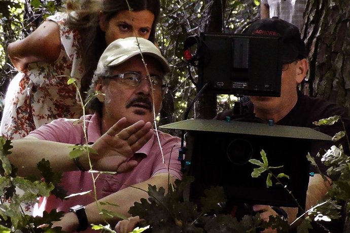 EL DIRECTOR Y GUIONISTA XAVIER BERMÚDEZ, NATURAL DE OURENSE, DURANTE EL RODAJE 