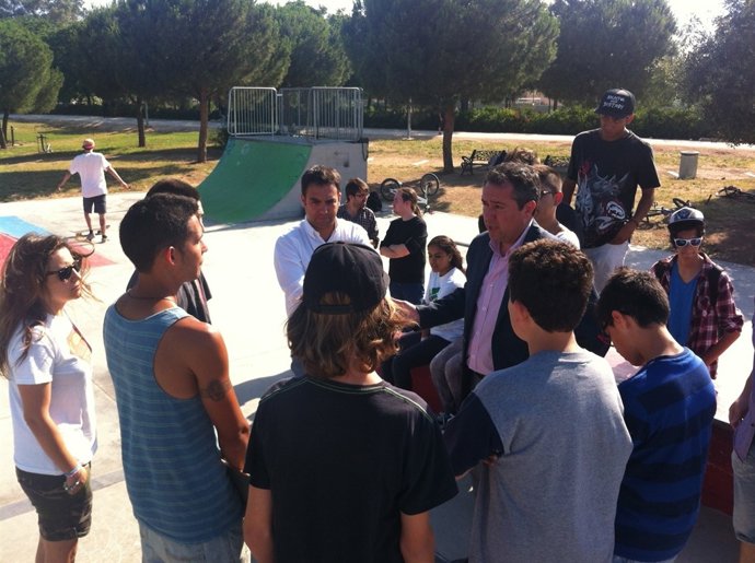 Espadas en el skate de Sevilla