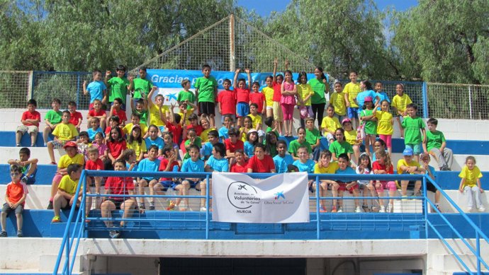 Voluntarios de La Caixa de Murcia organizan una jornada deportiva en Lorca
