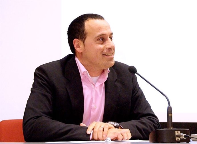 El presidente de Asnie, Miguel Ángel Díaz, durante una conferencia.