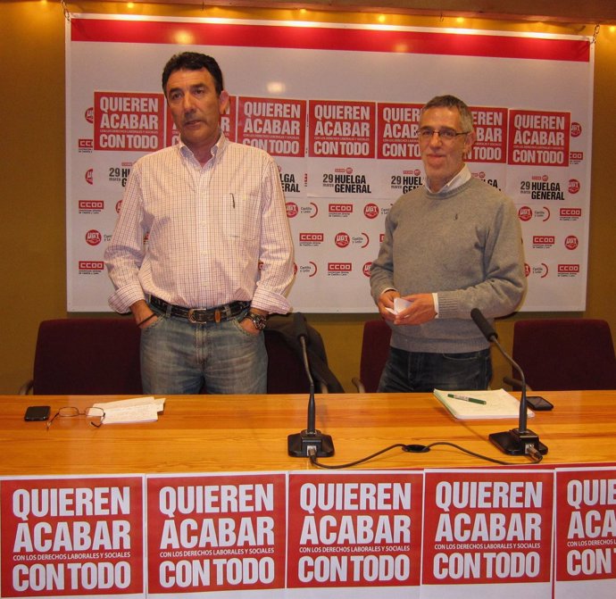 Ángel Hernández Y Agustín Prieto, En Rueda De Prensa
