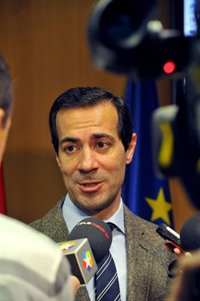 Victoria señala que el PSOE está hoy más dividido y más alejado de los ciudadanos que en tiempos del 'tamayazo'