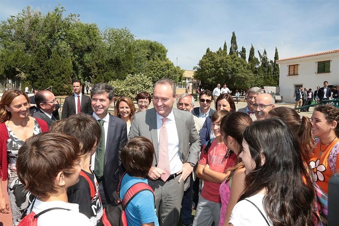 Alberto Fabra en la inauguración de las obras de un polideportivo en Castellón 