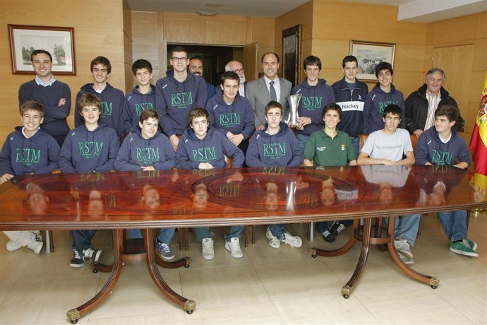 Diego recibe a jugadores de hockey